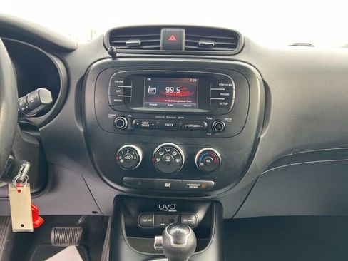 Used 2015 Kia Soul + image 16