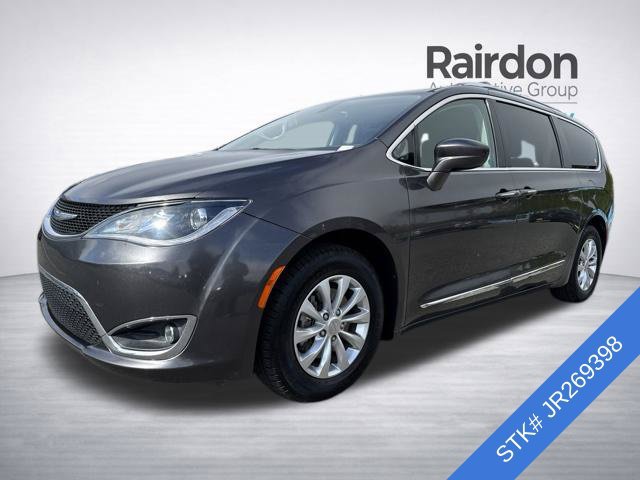 Used 2018 Chrysler Pacifica Touring-L FWD image 3
