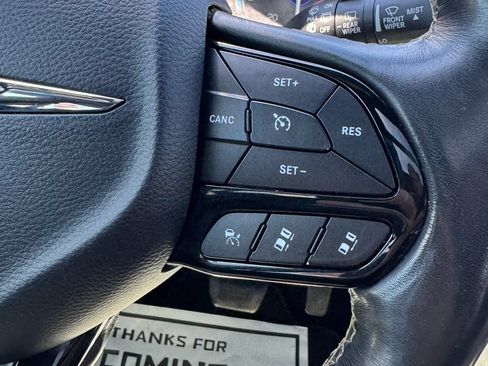 Used 2020 Chrysler Pacifica Touring-L Plus w/ Advanced Safetytec Group FWD image 65