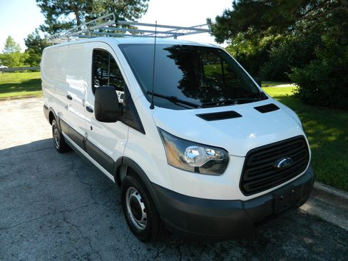 Used 2017 Ford Transit 250 130 Low Roof RWD image 3