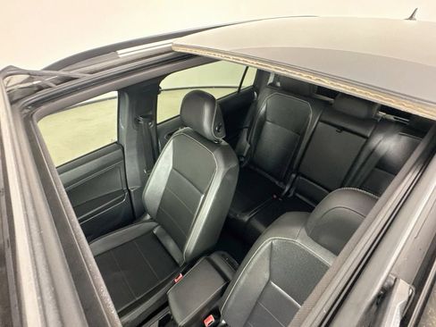Used 2021 Volkswagen Tiguan SE FWD image 26