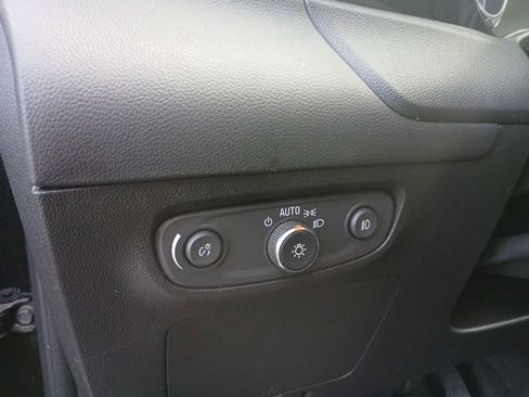 Used 2022 Buick Encore GX Select w/ Experience Buick Package image 18