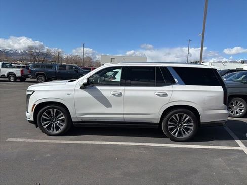 Used 2025 Cadillac Escalade Premium Luxury w/ Touring Package image 5