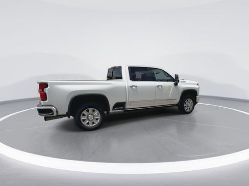 Used 2025 Chevrolet Silverado 2500 High Country w/ High Country Premium Package AWD/4WD image 12
