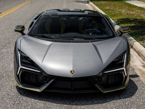 Used 2025 Lamborghini Revuelto AWD/4WD image 5