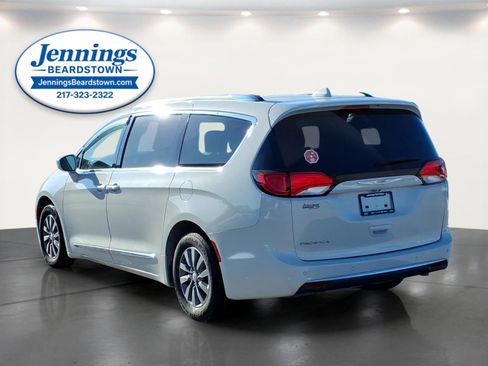 Used 2019 Chrysler Pacifica Touring-L Plus image 3