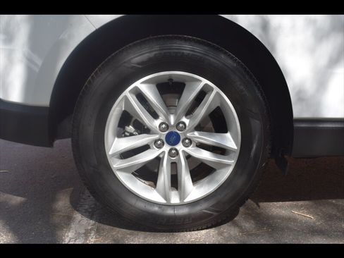 Used 2018 Ford Edge SEL FWD image 38
