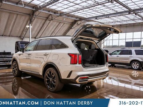 Used 2023 Kia Sorento SX image 35