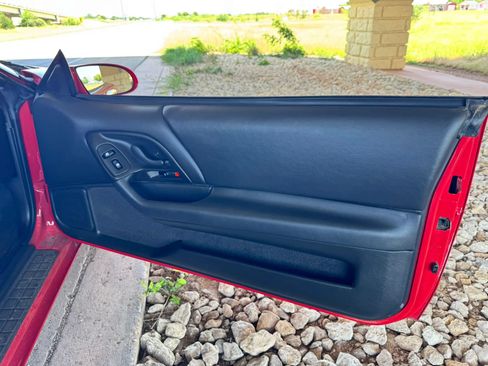 Used 2000 Chevrolet Camaro Z28 w/ SS Performance/Appearance Pkg RWD image 20
