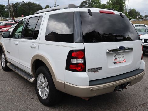 Used 2006 Ford Explorer Eddie Bauer RWD image 4