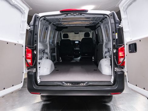 Used 2022 Mercedes-Benz Metris image 33