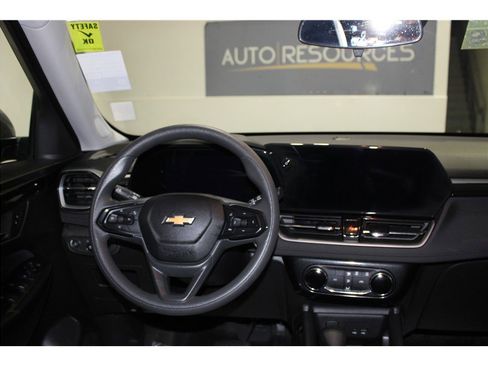 Used 2025 Chevrolet TrailBlazer LT image 14