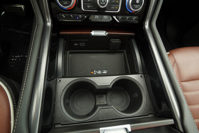 Used 2023 GMC Yukon Denali Ultimate AWD/4WD image 19