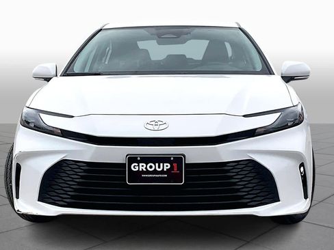 Used 2025 Toyota Camry LE w/ Convenience Package image 4