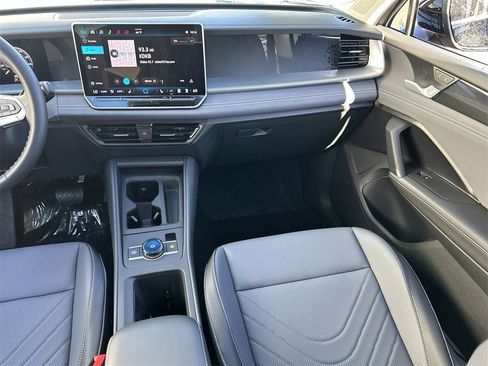 New 2026 Volkswagen Tiguan SE image 12