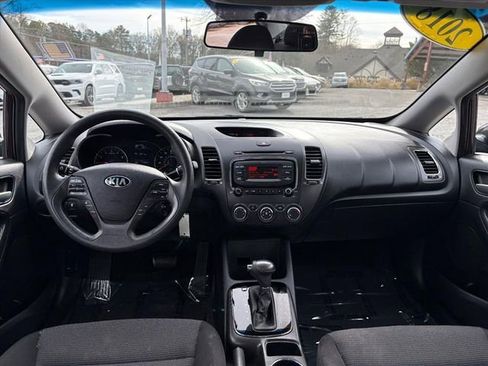 Used 2018 Kia Forte LX image 7