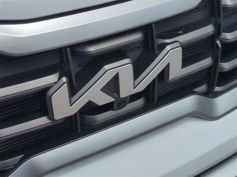 Certified 2024 Kia Telluride SX Prestige w/ Towing Package image 32