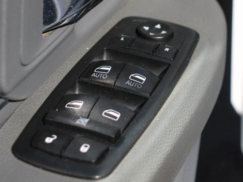 Used 2017 RAM 2500 SLT image 16