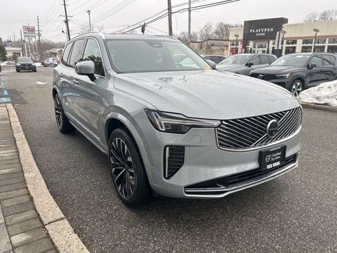 Used 2025 Volvo XC90 B6 Plus image 7