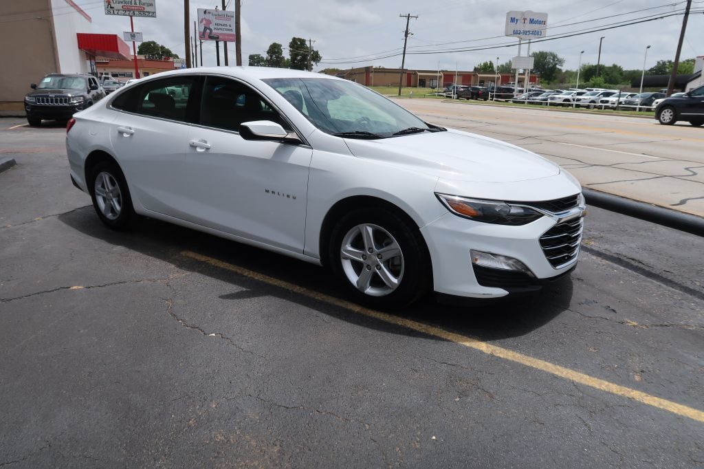 Used 2023 Chevrolet Malibu LT w/ Driver Confidence Package FWD image 2