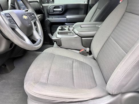 Used 2022 Chevrolet Silverado 2500 Custom w/ Custom Value Package image 10