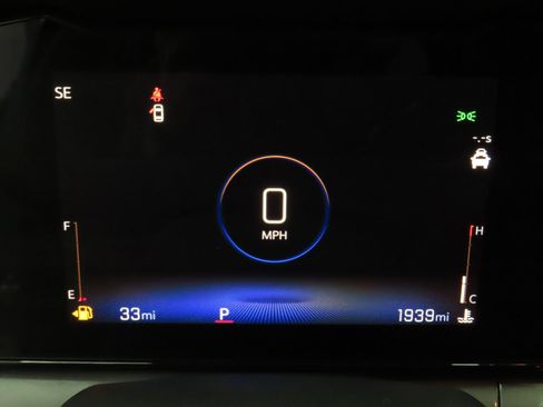 Used 2025 Chevrolet Trax ACTIV w/ Sunroof Package FWD image 12