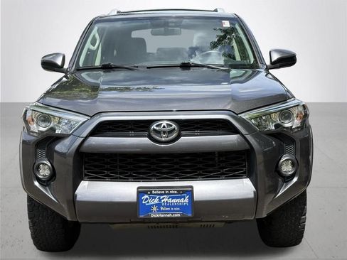 Used 2018 Toyota 4Runner SR5 AWD/4WD image 3