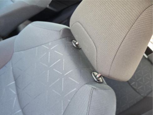 Used 2025 Toyota RAV4 XLE w/ Convenience Package FWD image 24