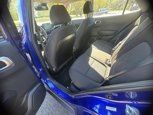Used 2021 Hyundai Venue SE image 10