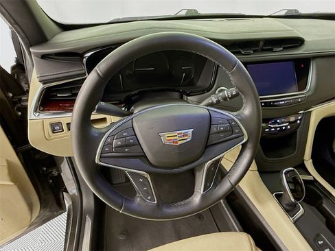 Used 2019 Cadillac XT5 Premium Luxury image 11