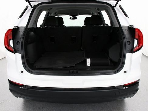 Used 2022 GMC Terrain SLE w/ Driver Convenience Package image 28