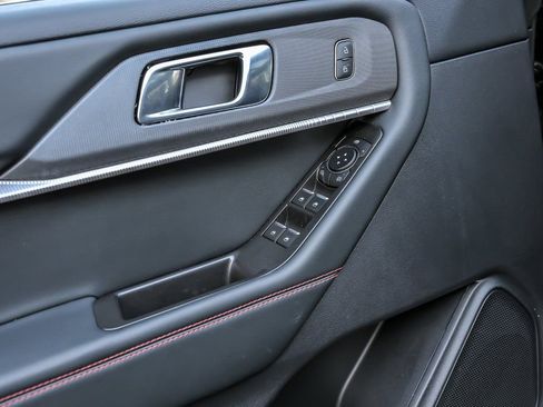 Used 2025 Ford Explorer ST-Line image 12