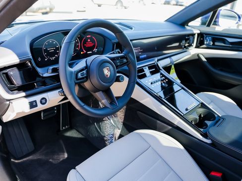 New 2026 Porsche Panamera image 4