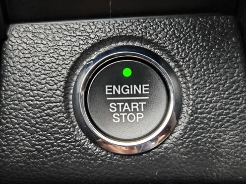 Used 2015 Ford F150 Lariat image 16