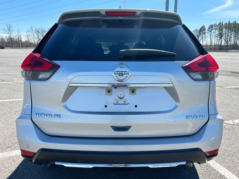 Used 2020 Nissan Rogue SV image 7