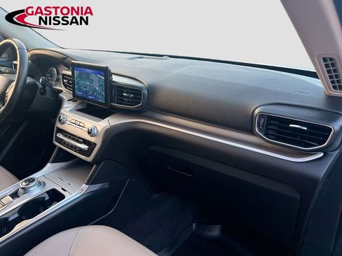 Used 2022 Ford Explorer XLT w/ Equipment Group 202A image 39