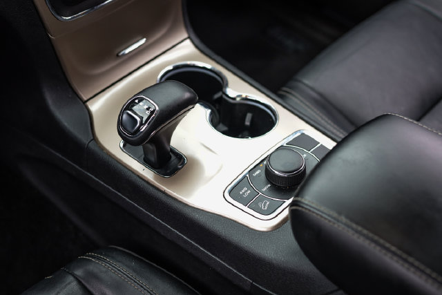 Used 2015 Jeep Grand Cherokee Limited AWD/4WD image 40