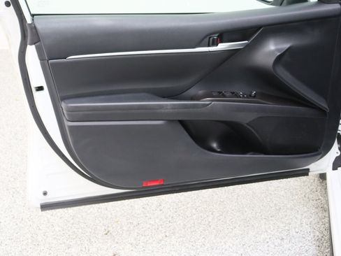 Certified 2023 Toyota Camry SE w/ Convenience Package image 12