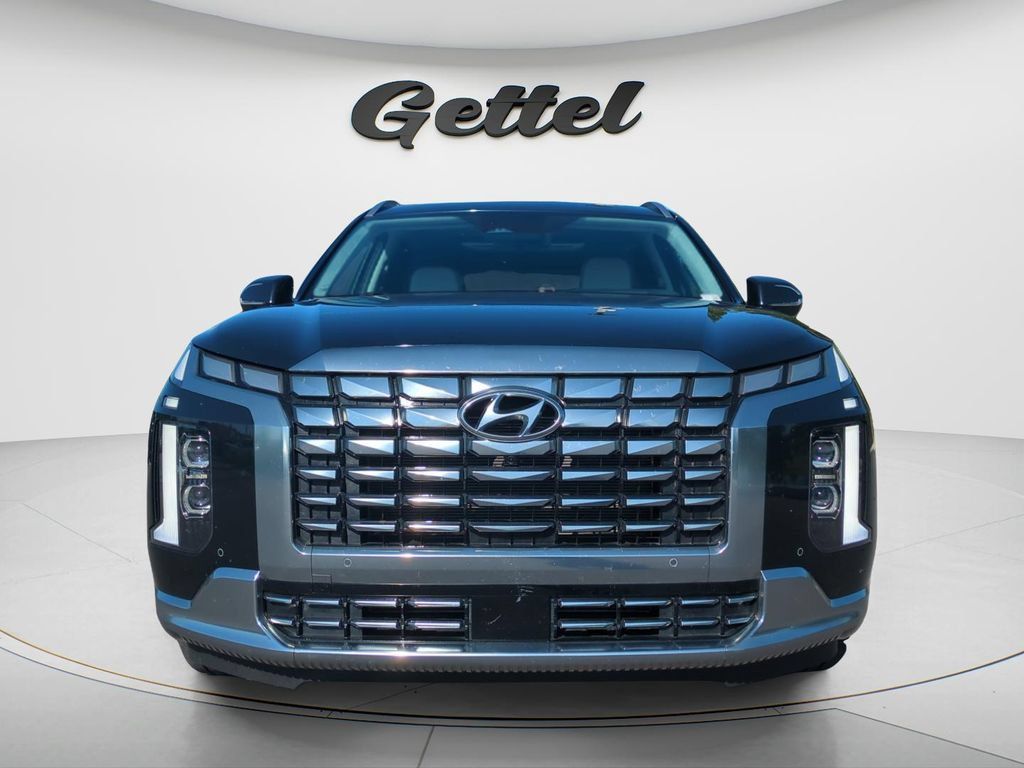 Certified 2024 Hyundai Palisade Calligraphy FWD image 2