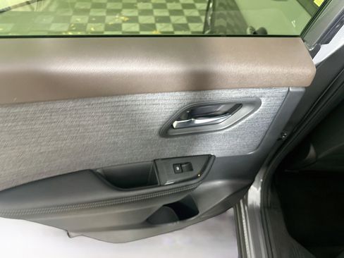 Used 2023 Nissan Rogue SV FWD image 25
