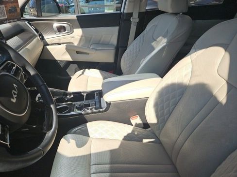 Certified 2023 Kia Sorento SX image 13