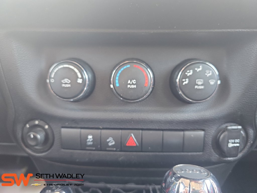 Used 2015 Jeep Wrangler Unlimited Sport w/ Quick Order Package 24S AWD/4WD image 21