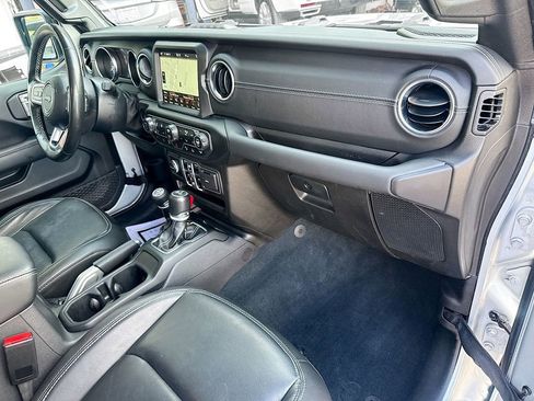 Used 2022 Jeep Wrangler Unlimited Sahara w/ Cold Weather Group image 34