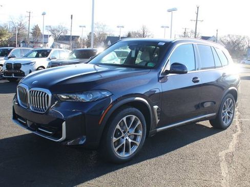 New 2026 BMW X5 xDrive50e image 3