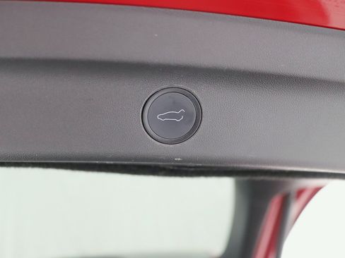 Used 2021 Tesla Model Y Long Range image 38