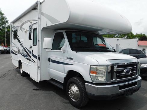 Used 2013 Ford E-350 and Econoline 350 Super Duty Wagon w/ Motorhome Prep Pkg RWD image 7