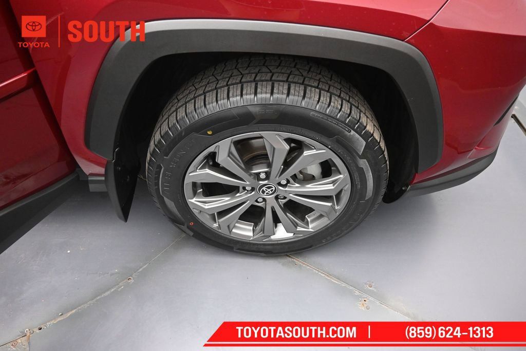 Used 2022 Toyota RAV4 Limited AWD/4WD image 33