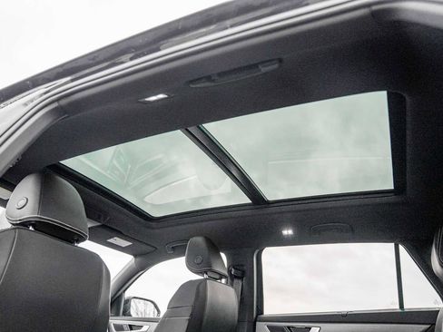 New 2026 Volkswagen Atlas Cross Sport SE image 11