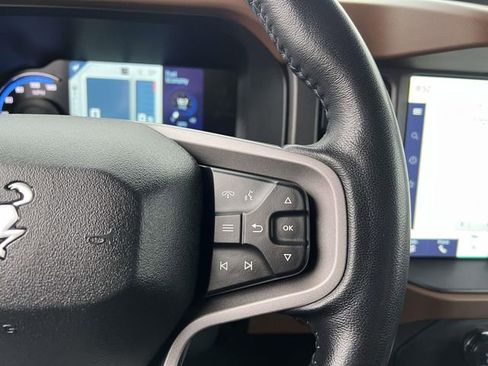 Used 2024 Ford Bronco Outer Banks image 18