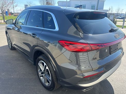 Certified 2025 Audi Q5 Premium w/ Convenience Package AWD/4WD image 6
